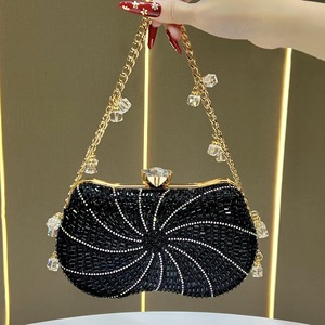 Elegante Bolso de Noche con Cuentas en Forma de Media Luna, con Correa de Cadena y Decoraciones de Cristal para Fiestas - Product Image 1