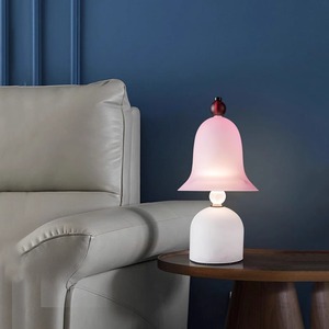 โคมไฟตั้งโต๊ะดีไซน์มินิมอลสไตล์นอร์ดิก โคมไฟศิลปะกระจกสี สำหรับห้องเด็ก ห้องนั่งเล่น โคมไฟตกแต่งข้างเตียง - Product Image 4