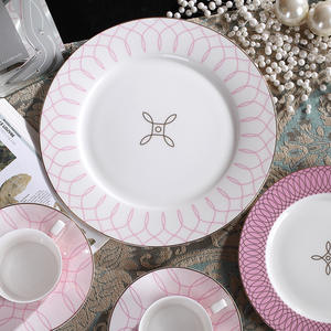 Offre Spéciale : Ensemble de 4 Assiettes et Tasses en Céramique – Vaisselle Élégante en Porcelaine Fine - Product Image 5