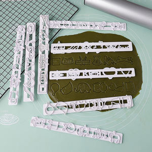 Noël en plastique Fondant emporte-pièce timbre Animal boulangerie outils gaufreur fleurs Cutter moule coupe - Product Image 6