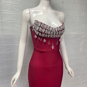 Abito da sera senza schienale <span class=keywords><strong>Sexy</strong></span> con borchie di diamanti su misura senza spalline a spalla piccolo abito rosso a coda di pesce per san valentino - Product Image 4