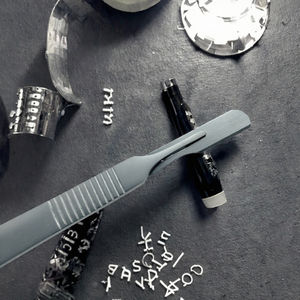 Professional <b>Dermaplaning</b> <b>Tool</b> No.10R Stainless Steel Facial Device Blades with Rounded Tip - Product Image 3