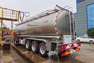 10 000 <span class=keywords><strong>Litres</strong></span>, une seule remplissage suffit pour alimenter la flotte - Remorque de ravitaillement Euro 6 10 m³ : Pompe + Compteur + Tuyau, Machines à carburant toute la journée sans recharge - Product Image 5