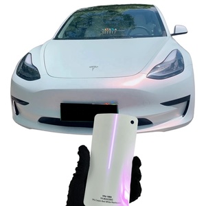 กระดาษสติกเกอร์ไวนิล TPU <span class=keywords><strong>สี</strong></span><span class=keywords><strong>แดง</strong></span>และ<span class=keywords><strong>สี</strong></span>ขาวครีมฟิล์มป้องกันพีวีซีออโรร่าฟิล์มป้องกันตำแหน่งของร่างกาย - Product Image 1