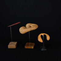 Sculpture d'équilibre Sunmuse |   Art cinétique en bois et laiton, sculpture artisanale d'équilibre, décoration de bureau abstraite, Sunmuse Studio
