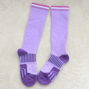 Calcetines de Compresión Personalizados <span class=keywords><strong>con</strong></span> Logotipo, Hasta la Rodilla, para Correr, Ciclismo y Gimnasio, <span class=keywords><strong>con</strong></span> 70% Nailon, 25% Algodón, 5% Elastano, Ajuste Suave y Cómodo - Product Image 4