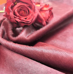 Venta al por mayor de material de <span class=keywords><strong>crin</strong></span> real de color rojo <span class=keywords><strong>vino</strong></span> de pelo corto, tela de piel de caballo destacada para ropa, zapatos, bolsa, equipaje, muebles artesanales - Product Image 3