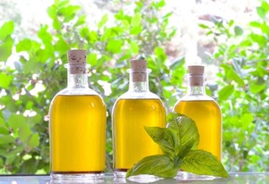 Huile essentielle de basilic de qualité supérieure |   Arôme Naturel Pur |   Qualité cosmétique |   Fournisseur en gros - Product Image 1