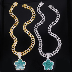 Hot-Bán Năm Lá Cỏ Ba Lá Hợp Kim Mặt Dây Chuyền Vòng Cổ Tươi Đơn Giản Phong Cách Kim Cương Inlay Hợp Thời Trang Chữ Thập Mô Hình Vàng Đa Năng Đồ Trang Sức - Product Image 4