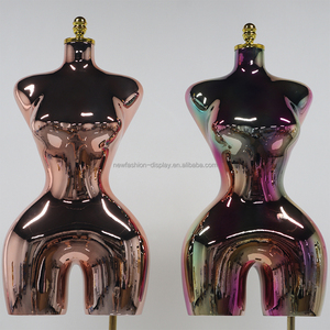 Maniquí Femenino Brasileño de Medio Cuerpo con Curvas, Tallas Grandes, Busto Grande, Caderas Anchas, en Colores Dorado, Plateado, Oro Rosa y Arcoíris - Product Image 6