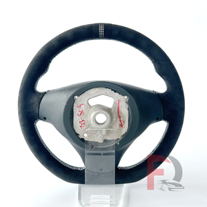 Volante Riscaldato in Finta Pelle Scamosciata di Qualità OEM per <span class=keywords><strong>BMW</strong></span> Serie E E82 E93 <span class=keywords><strong>E36</strong></span> E91 E46 M3 X5 E53 E63 X1 E84 E61 E34 E60 M5 - Product Image 3