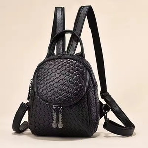 Nouvelles tendances 2026 : Sacs cadeaux miniatures personnalisés en cuir PU style preppy avec motifs imprimés, sans logo, pour femmes - Product Image 1
