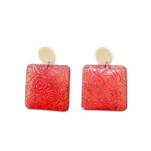 Orecchini pendenti Angelina Square con motivo a rosa rossa in resina acrilica, gioielli da festa alla moda da donna - Product Image 1