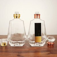 Bouteilles en verre blanc cristallin Zhengshun modèle 060 de 500 ml pour la vodka, le gin, le whisky avec bouchon, directement de l'usine
