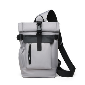 Bolso Bandolera de Nailon Resistente al Agua, con Logotipo, Múltiples Compartimentos, Duradero y Portátil, para Unisex, Todas las Temporadas - Product Image 1