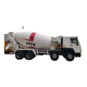 Camion malaxeur à béton HOWO 8x4 neuf en promotion avec une grande capacité de charge, réservoir de ciment de 12 m3, camion HOWO pour l'Afrique - Product Image 1