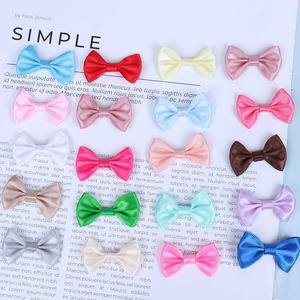 Vente en gros Ensemble de noeuds papillon en satin multicolore de couleur unie pour vêtement 2.5*3.8cm Noeud papillon en ruban fait à la main Livraison rapide - Product Image 3