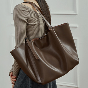 Sac fourre-tout en cuir véritable pour femmes, grande capacité, sac à bandoulière tendance, couleur unie, durable, toutes saisons, fermeture magnétique - Product Image 1