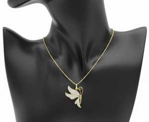 Colgante de Mariposa con Diamantes en Oro de 14 Quilates, Joyería Fina Elegante en Opciones de Oro Rosa, Blanco y Amarillo - Product Image 1