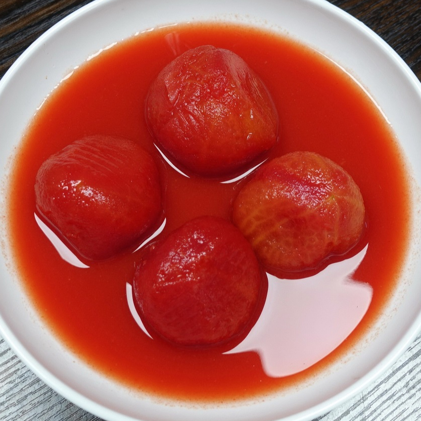 Высококачественные консервированные очищенные томаты с томатным соком