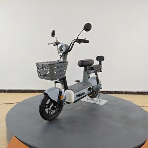 Scooter électrique à deux roues avec dossier confortable, panier avant et assistance au pédalage - Product Image 1