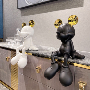 Escultura Personalizada <span class=keywords><strong>Pop</strong></span> Art Resina Escultura Graffiti Fibra <span class=keywords><strong>de</strong></span> vidrio <span class=keywords><strong>Mickey</strong></span> Dibujos Animados Ratón Escultura Decoración del hogar Sentado Estilo Oro - Product Image 5