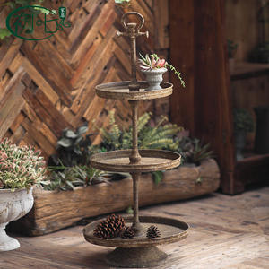 Étagère de présentation en métal à trois niveaux, finition vieillie, pour plateau décoratif de cuisine - Product Image 2