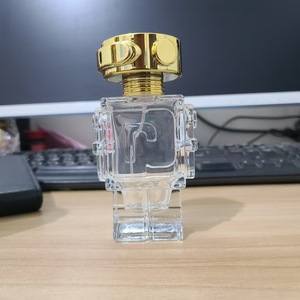 Botella de Perfume Cuadrada Mate Transparente Recargable con Pulverizador de Rosca, Modelo <span class=keywords><strong>Robot</strong></span>, 50ml - Product Image 2