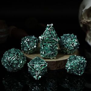 Nuevo 2026 Dados <span class=keywords><strong>de</strong></span> metal huecos multifacéticos con diseño <span class=keywords><strong>de</strong></span> murciélago para Dungeons & Dragons, <span class=keywords><strong>juego</strong></span> <span class=keywords><strong>de</strong></span> mesa <span class=keywords><strong>de</strong></span> rol, juguetes promocionales transfronterizos - Product Image 2
