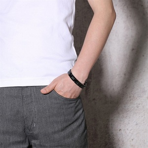Bracelet magnétique de thérapie en fibre de carbone et acier inoxydable pour hommes, vente en gros - Product Image 5