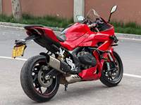 Moto sportive de course QJMOTOR SRK600 RR 600cc à moteur 4 cylindres en ligne refroidi par eau, idéale pour les passionnés de trajets urbains