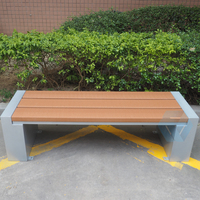 Banc d'arrêt de bus moderne, durable, résistant à l'eau, écologique, 3 places, en HDPE et acier galvanisé, pour usage extérieur en hôtel