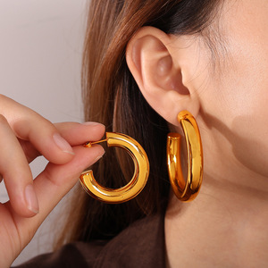 Pendientes de Aro en Forma de C, Chapados en Oro de 18K, Acero Inoxidable, Aleación de Zinc, Diseño de Círculo Grande, para Mujer, Joyería de Moda para Fiestas - Product Image 4