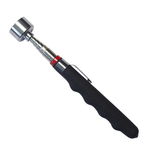 Outil de ramassage magnétique 30 lb, tige extensible à 6 sections avec clip pour stylo, outil de réparation automobile - Product Image 1