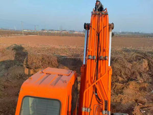 Excavatrice d'occasion Doosan DH300LC-7 Classic à injection directe, modèle 2022, moteur contrôlé par PLC, pompe hydraulique, 30 tonnes, origine Corée - Product Image 6