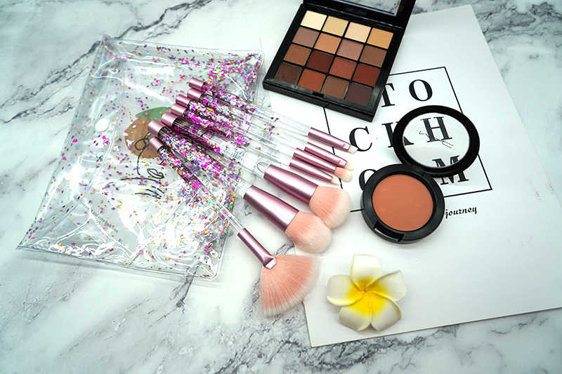 Guangzhou Mini Flat Bulk Clear Magic Multifunctional 4D Foundation Contour Blending And Blush Cosmetic Makeup Brush For Face