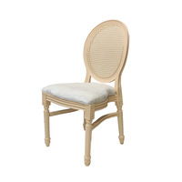 Chaise de salle à manger minimaliste moderne en plastique imitation rotin, empilable, pour usage domestique et commercial ; chaise rembourrée pour hôtel/restaurant