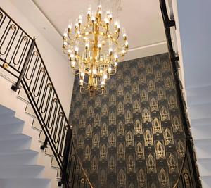 Rampe de balcon en fer forgé courbé sur mesure, balustrade décorative en fer, revêtement poudré, taille personnalisée, design classique en laiton - Product Image 2