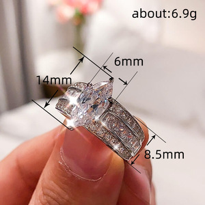 Set di anelli di fidanzamento con diamanti taglio pera Q652 per donna, montatura a griffe classica, set di gioielli raffinati - Product Image 6