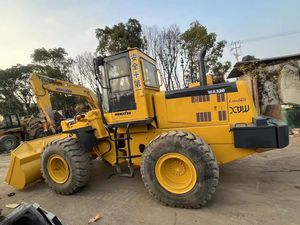 Chargeuse sur pneus Komatsu WA320-3 d'occasion à vendre, chargeuse frontale pour travaux de construction, prix bas en provenance de Chine - Product Image 2