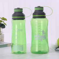 Bouteille d'eau en plastique anti-fuite populaire de 800 ml, bouteille d'eau pour le sport en plein air, à boire directement