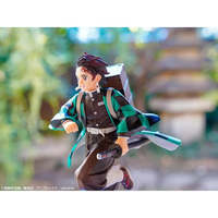 Ichiban Kuji Demon Slayer : Ensemble de figurines de collection Kamado Tanjiro, style militaire, modèle ODM, en boîte, 1000g, avec manuel