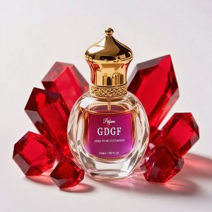 Perfume de Lujo Elegante en Botella Blanca de 55 ml, Detalles en Oro Rosa, Patrones Grabados Intrincados, Fragancia para Mujer de Larga Duración - Product Image 4