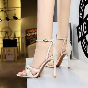 Sandales d'été européennes et américaines pour femmes à talons hauts, ultra-hauts, fins, ajourées, à bout ouvert, sexy, pour boîte de nuit - Product Image 4