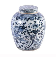 Pot à gingembre décoratif artisanal en porcelaine chinoise antique, peint à la main, motif poisson bleu et blanc, écologique et durable, pour table.