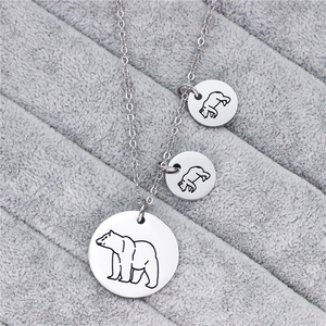 Acier inoxydable Nouveau Design De Mode <span class=keywords><strong>Trois</strong></span> Pièces Pendentif Gravé Papa Maman Ours Collier pour Fête Des Mères Cadeaux Femmes Bijoux - Product Image 3