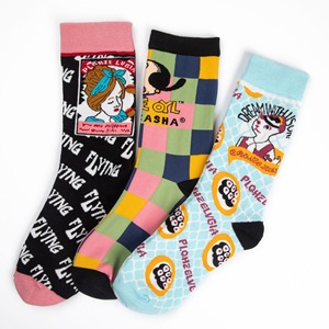 Chaussettes personnalisées avec logo, chaussettes mi-mollet pour femmes, chaussettes en coton à motifs de dessins animés japonais, chaussettes épaisses pour l'automne et l'hiver - Product Image 1