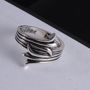 Anillo Cruzado Estilo Chrome Heart, Joyería Punk Hip Hop Vintage para Hombre y Mujer - Product Image 1