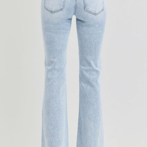 Nouveauté : Jeans personnalisés avec logo pour femmes, coupe skinny délavée claire, coupe légèrement évasée, taille basse - Product Image 3