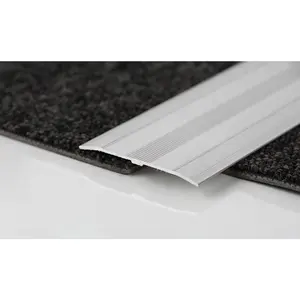 Échantillons gratuits garniture de bord de carrelage divers traitement de Surface garniture de carrelage en aluminium de haute qualité pour la décoration des bords de sol